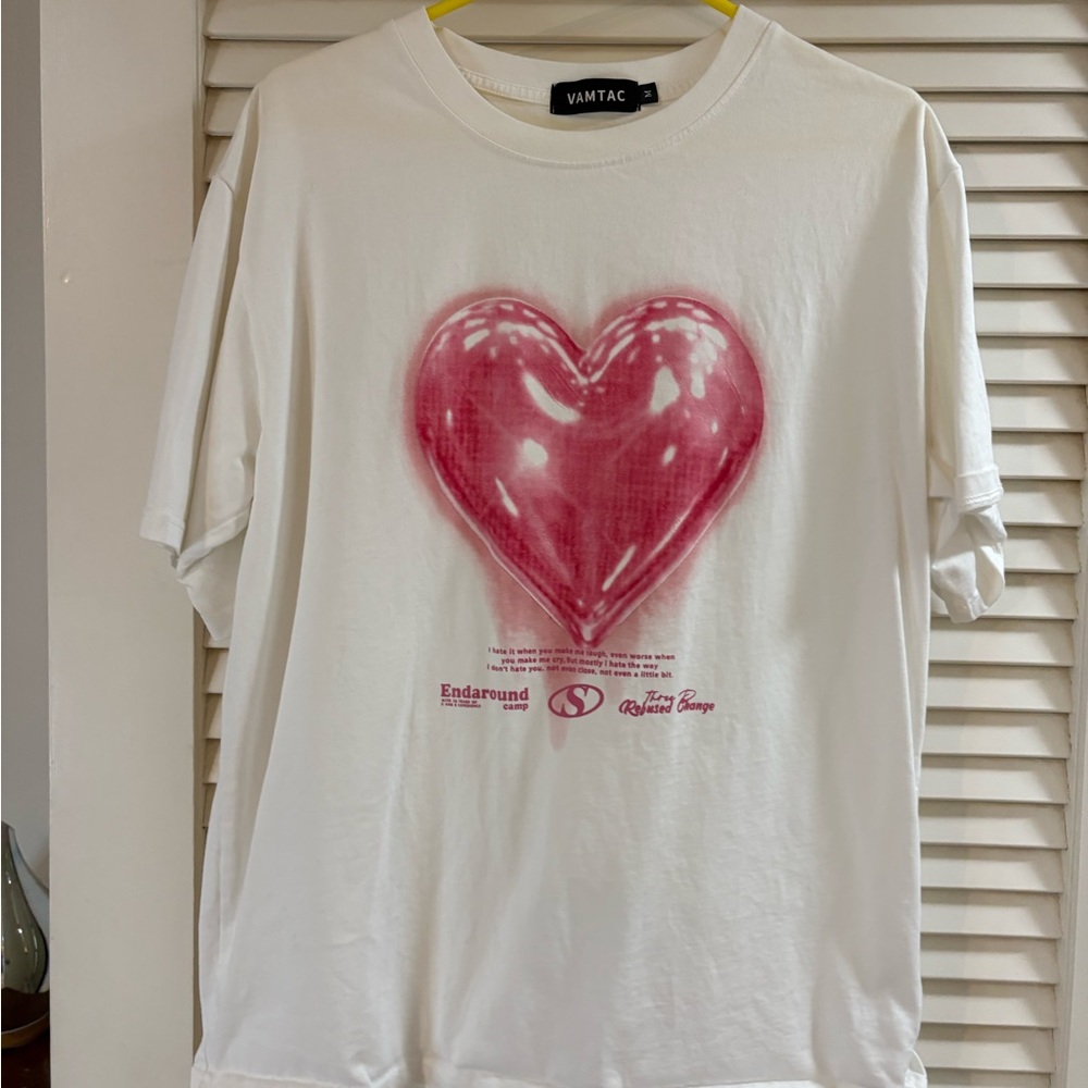 Vamtac White T-Shirt with Red Heart Graphic